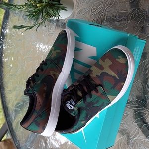 NWT NIKE SB shoes. Size 9.5